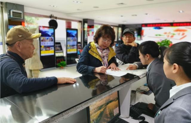 文明旅游 热忱服务八方来客——西安市旅游信息咨询中心向外国游客提供细致化服务